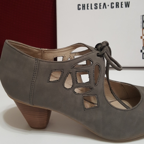Chelsea Crew Vinny Cutout Pump Taupe - Picture 9 of 10